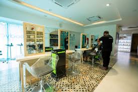 Bodycraft Clinic Salon Gomti Nagar Lucknow hair cuttting