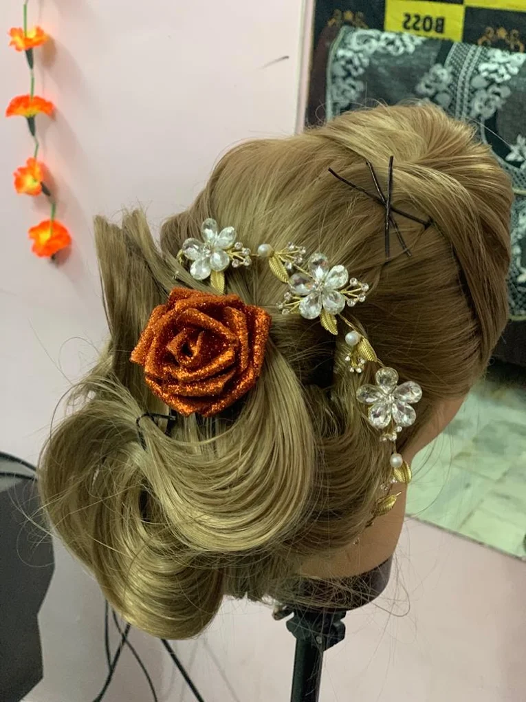 Boss unisex salon Sangrur hairdo
