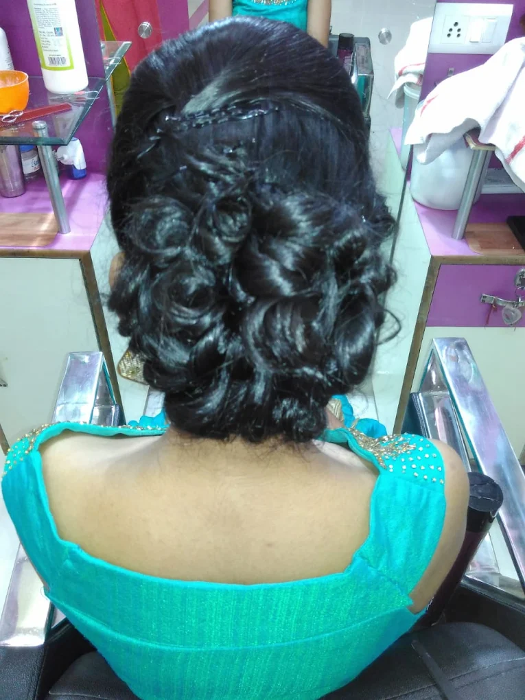 Diamond Beauty Salon Firozpur hairstyle