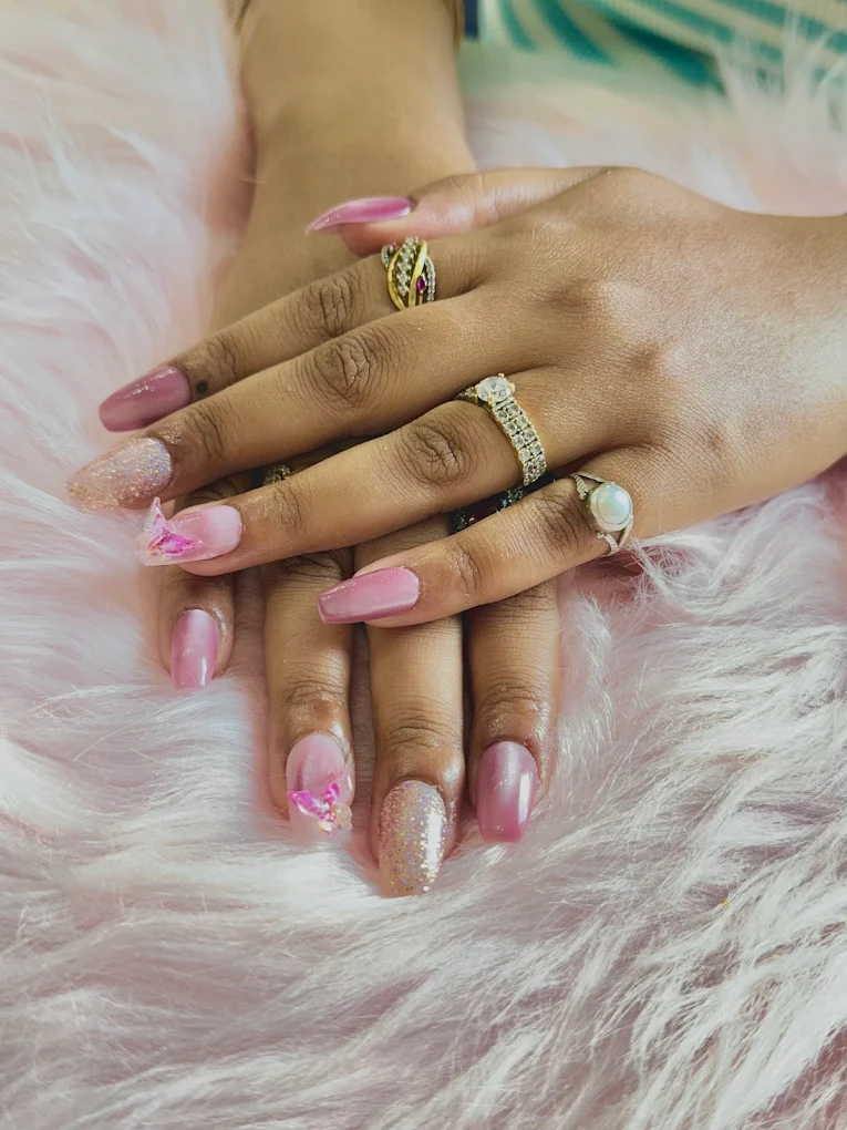 Diora Queen Unisex Salon and Academy Ambala nails