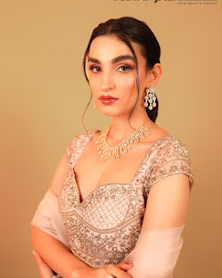 Geetanjali Studio IThums Galleria Alpha II Greater Noida makeup