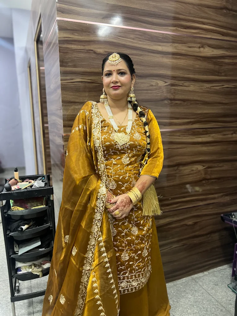 HS Perfect Look Beauty Salon Jalandhar party makeup
