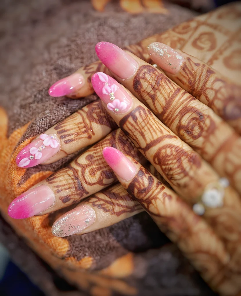 Hair Raiserz Luxe Salon Mohali nail