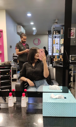 Lakme Salon Kanpur