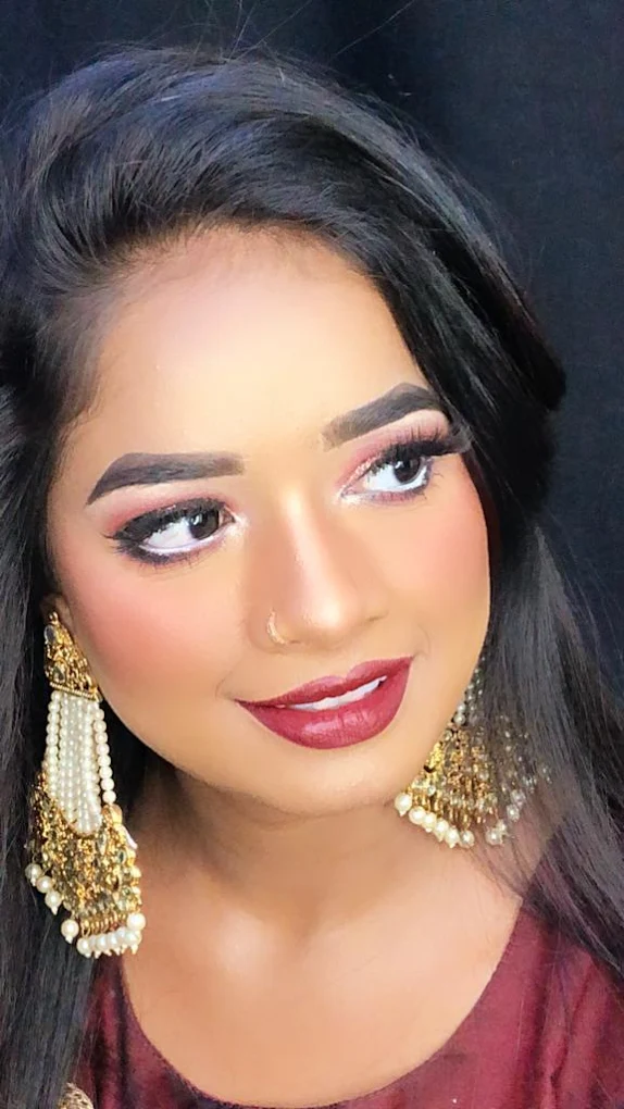 London Empire Salon Jalandhar makeup