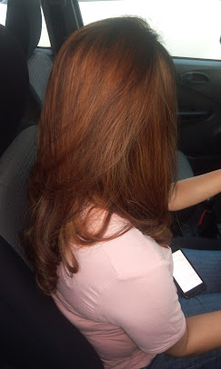 Looks Salon Defence Colony New Delhi hair cutting