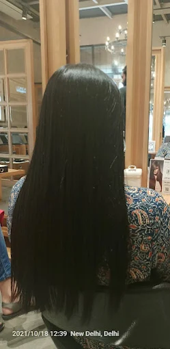 Looks Salon Regal Building Connaught Place best hair salon