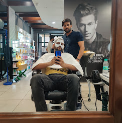 Looks Salon – Hazipur Sector 104 face care