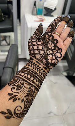 Mehndi art by Saiba Makeup Artist Laxmi nagar Delhi