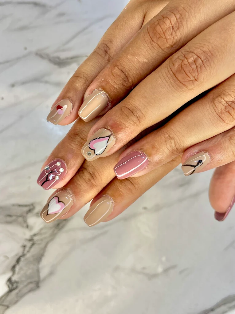 Mehzabeen nail and makeup studio salon Firozpur nail art
