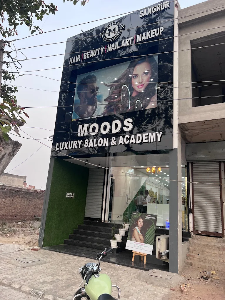 Moods Luxury Salon Sangrur profile image 1