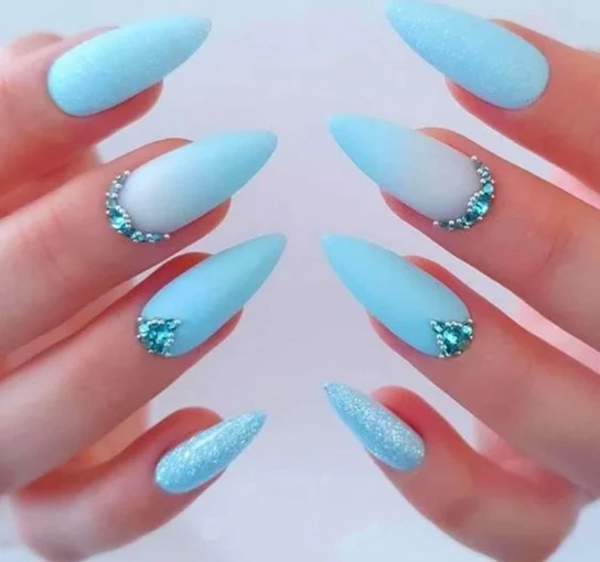 Nail art Gracious