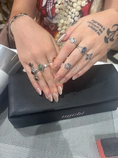 Nailashes nail