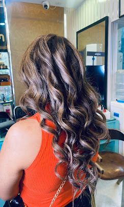 Naseem Salon Academy Lajpat nagar New Delhi hair style