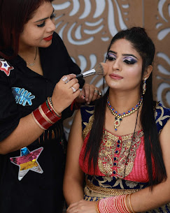 Saiba Makeup Artist Laxmi nagar Delhiprofile 2
