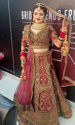 bridal makeupLakme Salon Ayodhya
