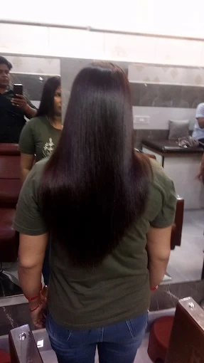 hair cutting Sr glamour academy Rohini Delhi