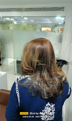 hair cutting VLCC Beauty Clinic Kanpur