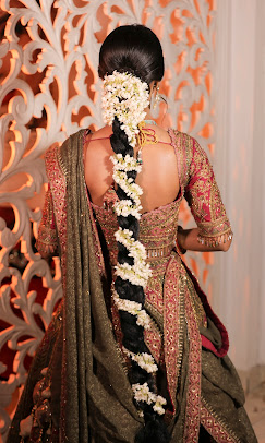 hair style bMeenakshi Dutt Makeovers Malviya Nagar Delhi