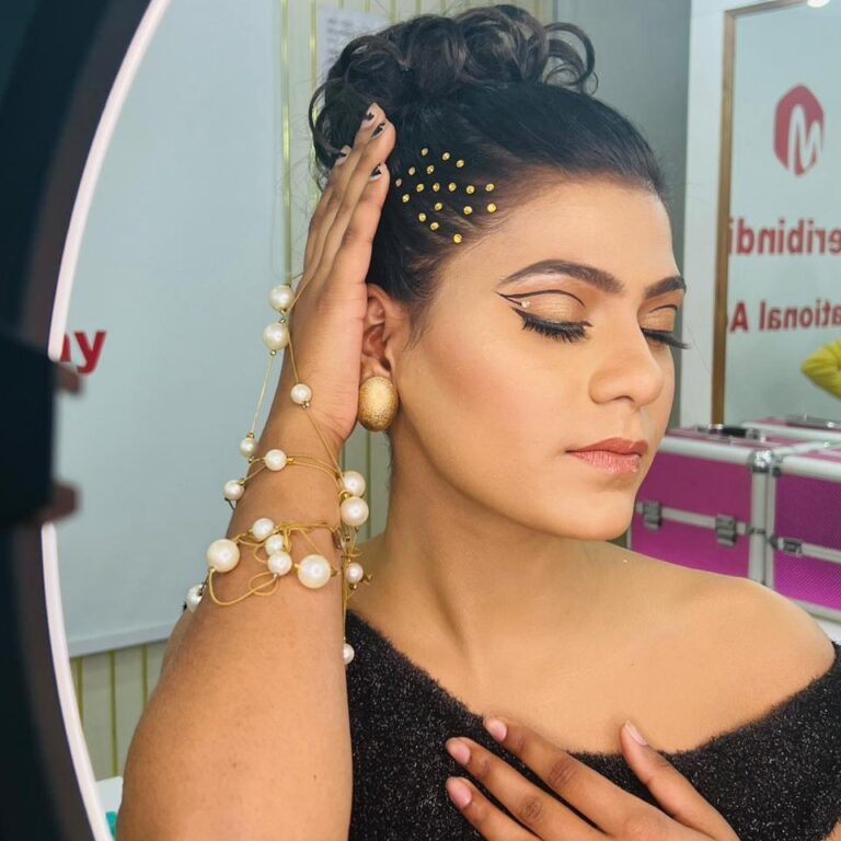 https://bridalglamguide.com/wp-content/uploads/2025/12/makeup-ashi-ji.jpeg