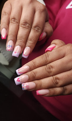 nail art by Akram Husain salon n spa Hoshiarpur