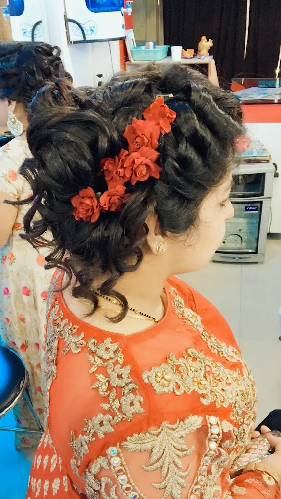 Bharat Beauty Salon Ludhiana hairstyle
