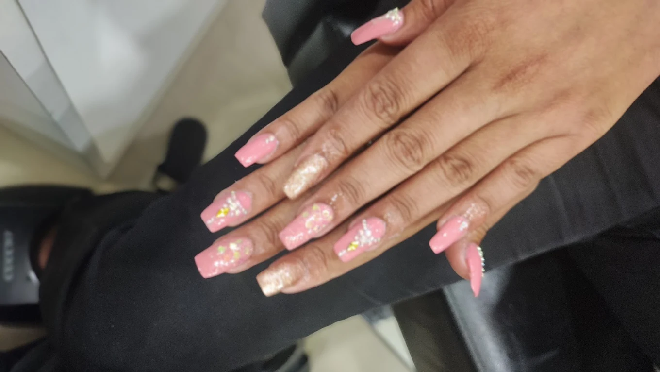 Do my hair Salon Mohali nails