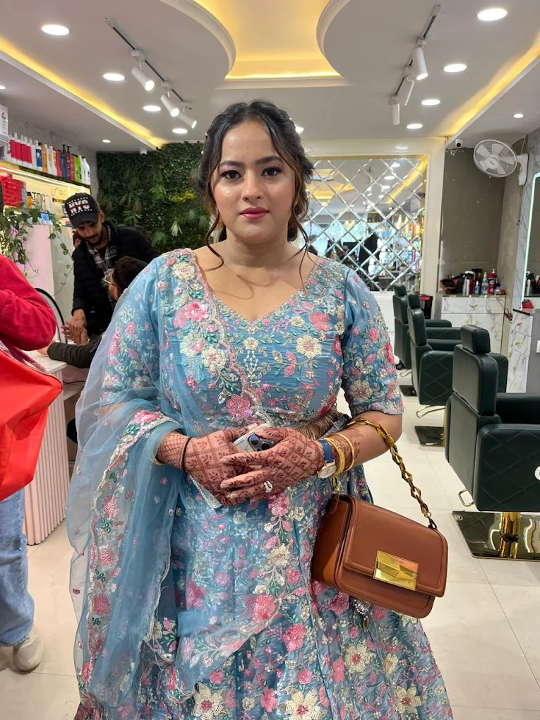 Headlines Salon Mohali party makeup