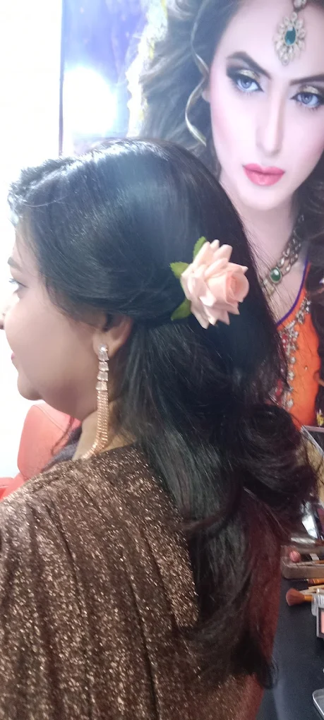 London Hair Salon Panipat hairr