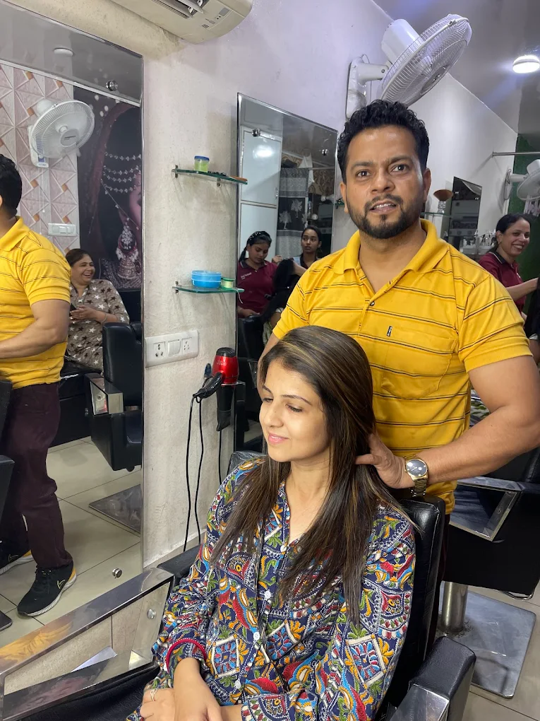 Natural Look Salon Academy Ludhiana hair
