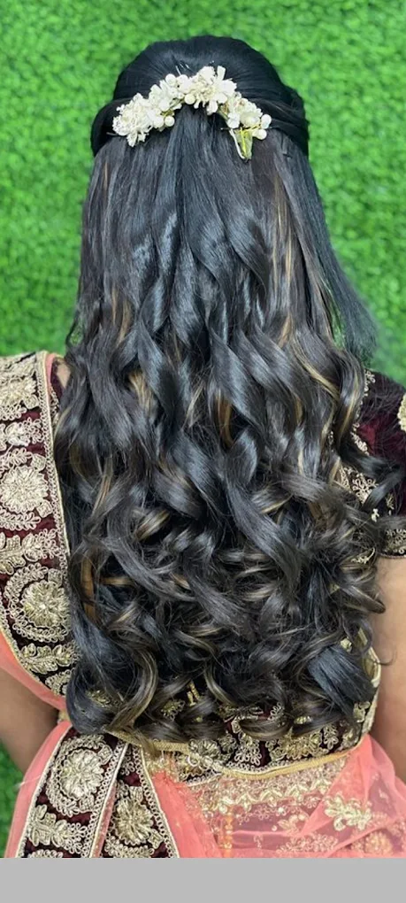 Reglow International Salon Mohali hairdoo