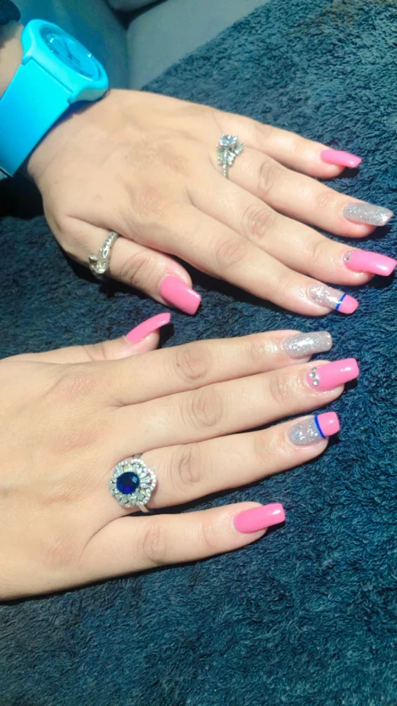 Reglow International Salon Mohali nails