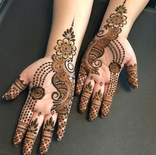Roots Salon Academy Mohali mehndi