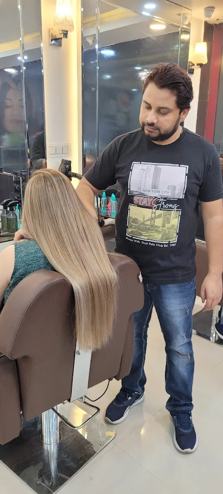 Sahil Colour Master Unisex Salon Mohali colour