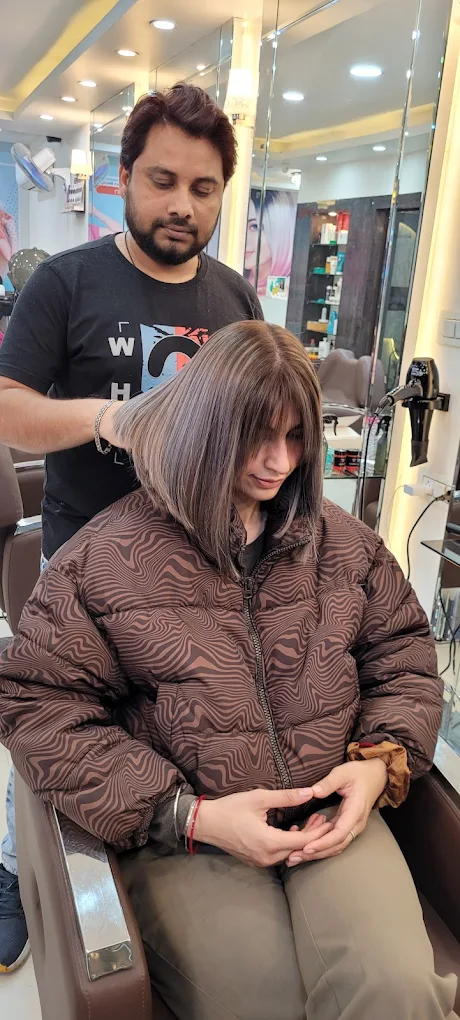 Sahil Colour Master Unisex Salon Mohali haircut