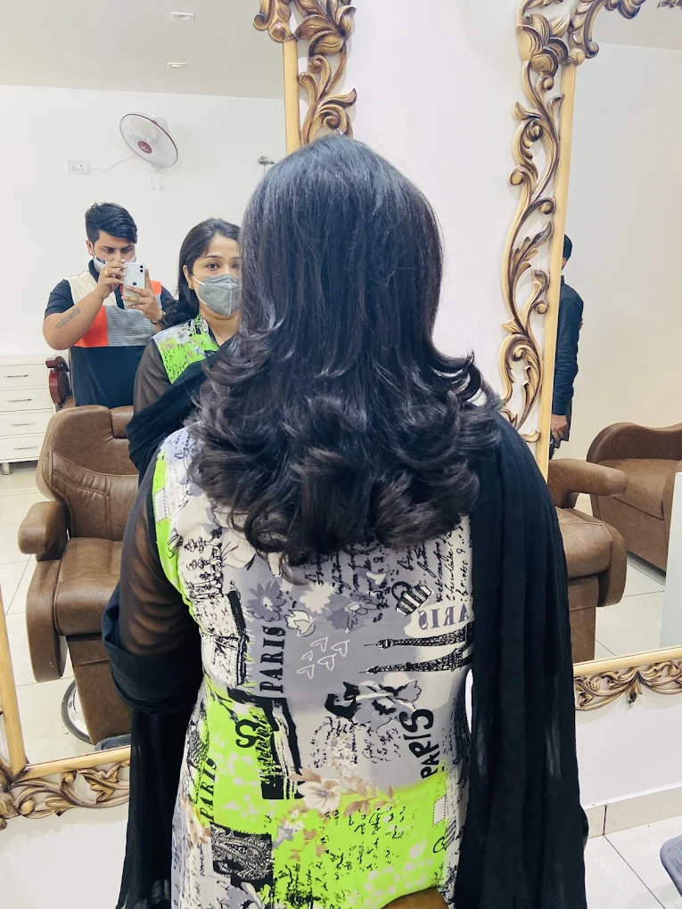 Sikander Kapoor Makeovers Academy Karnal haircut