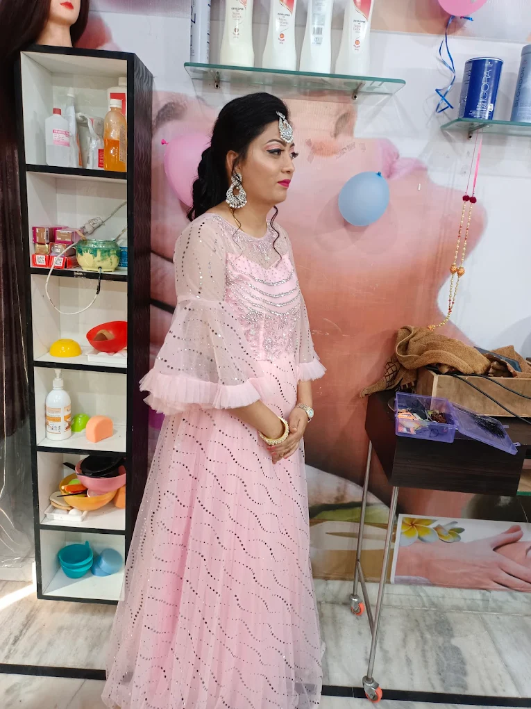 Silver Scissors hair and beauty salon Kapurthala makeup