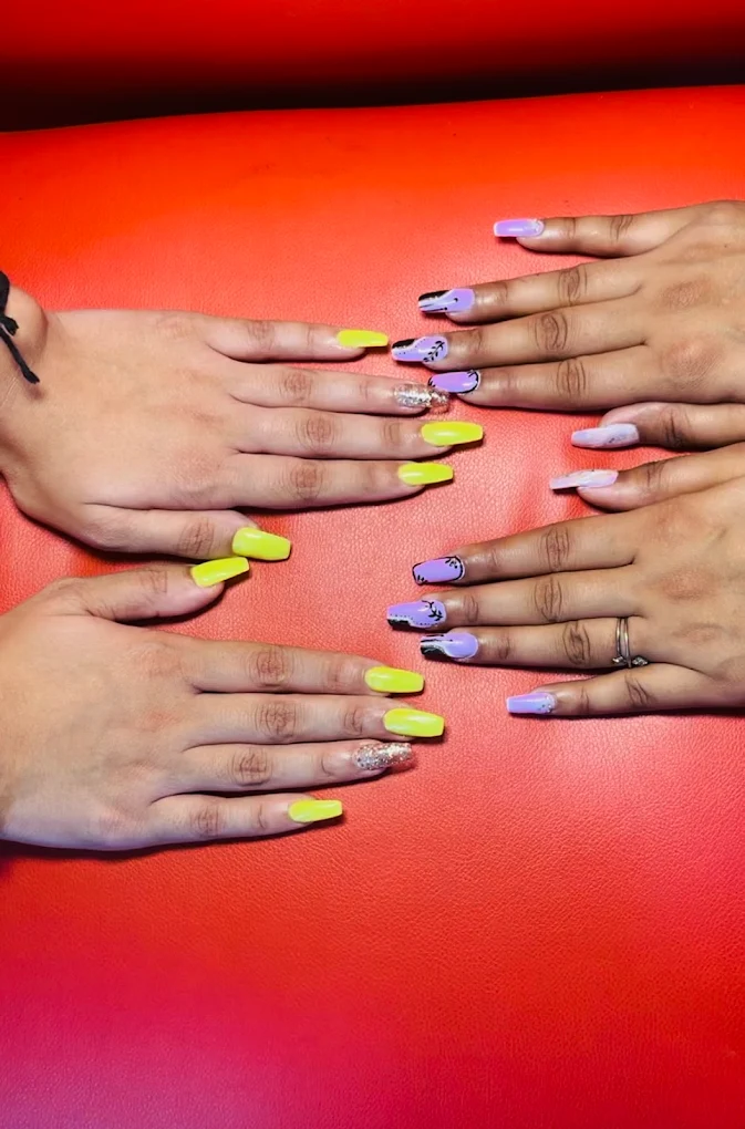 Style Zone Unisex Salon Mohali nails