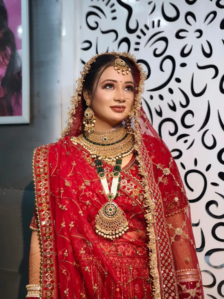 versatile vibe unisex salon Karnal bride makeup