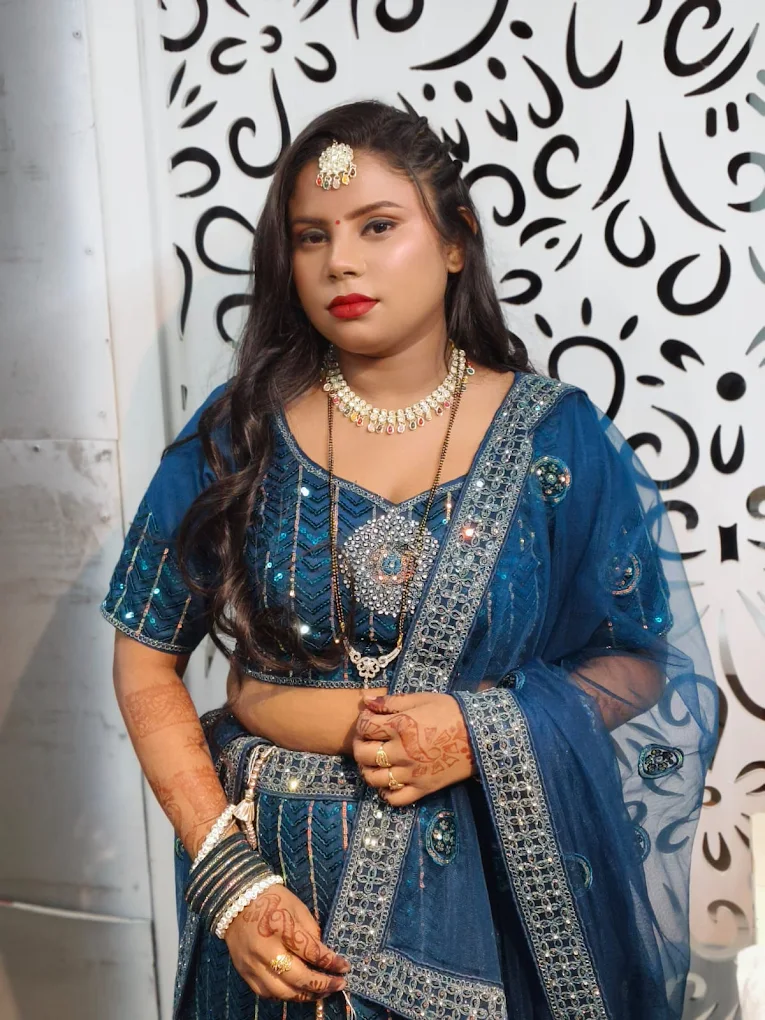 versatile vibe unisex salon Karnal party makeup