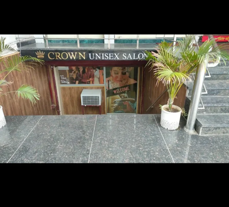 Crown unisex Salon Hisar profile image 768x695