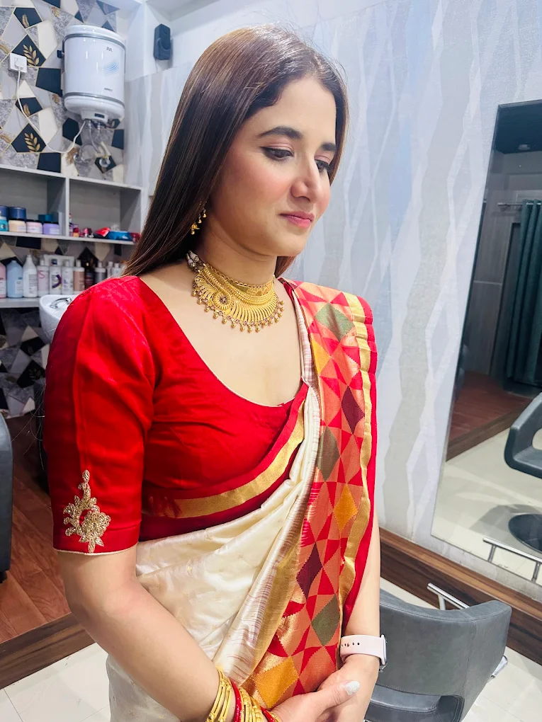 Golden Scissor Salon Sonipat makeup
