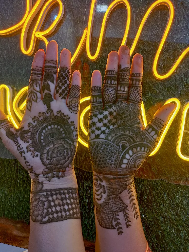KM Makeovers Hisar mehndi