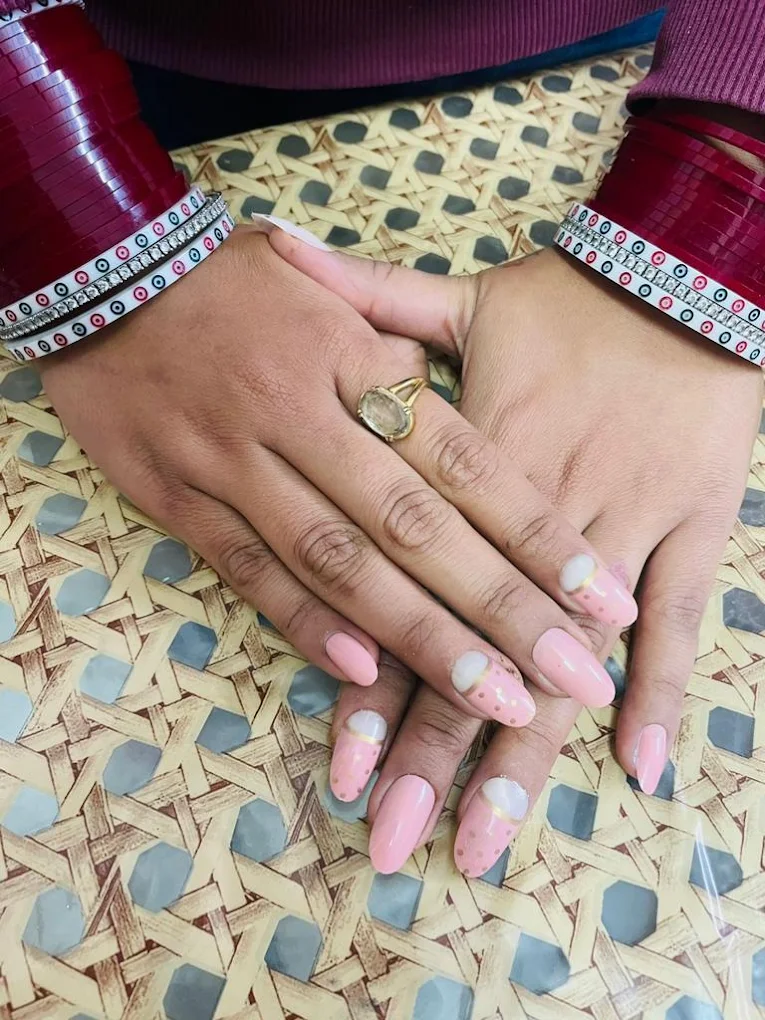 Makeupvibe Unisex salon rohtak nail