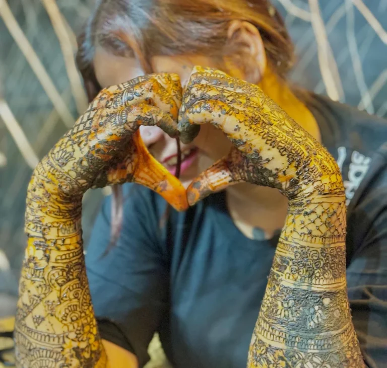 Miracle Beauty Lounge Salon Sirsa mehndi 768x731