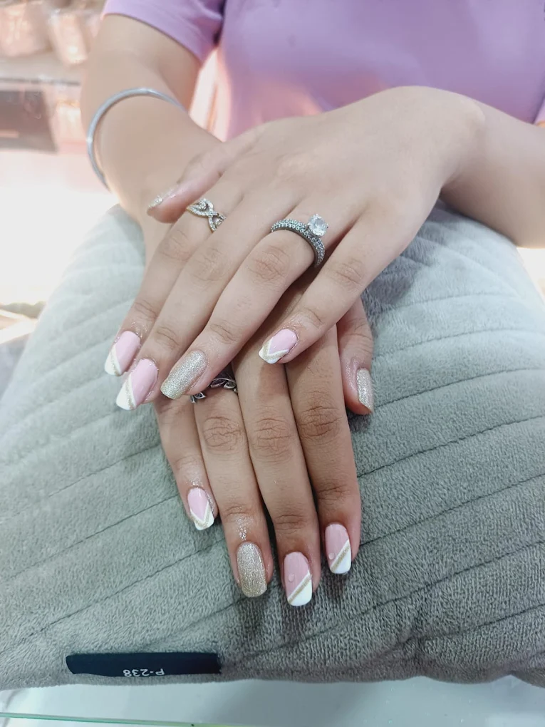 Nailashes By Shubhi Rewari nails