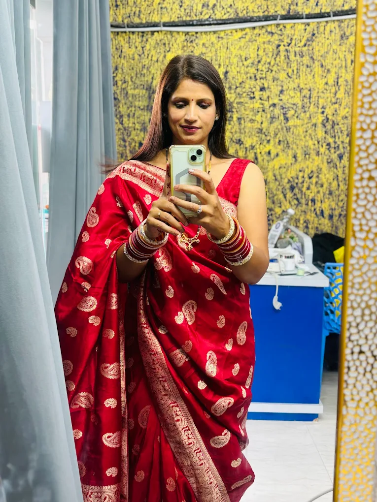 Neeru Makeover Academy rohtak make up