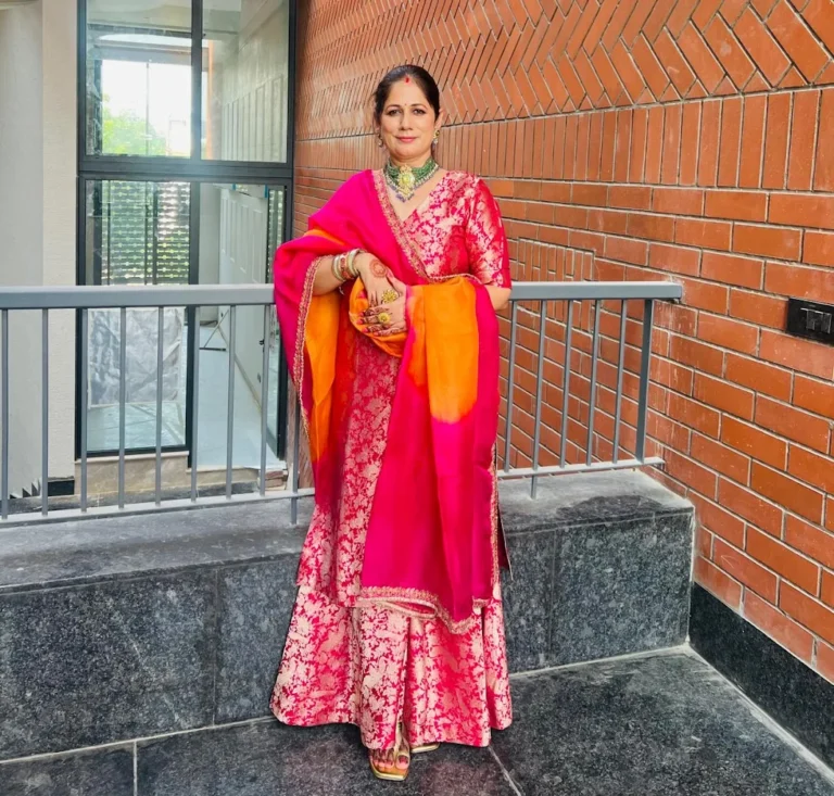 New Looks unisex salon Sonipat party makeup 768x733