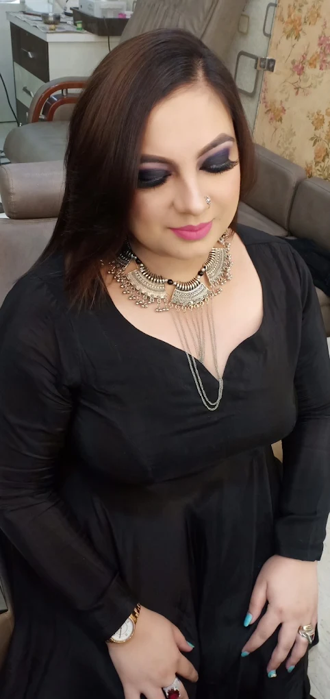 Shahnaaz Beauty parlour Hisar party makeup