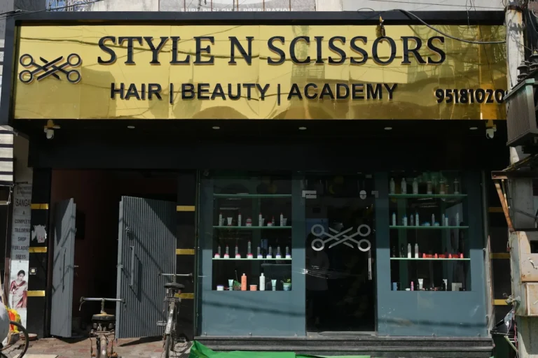 Style N Scissors Salon Rohtak profile image 768x512